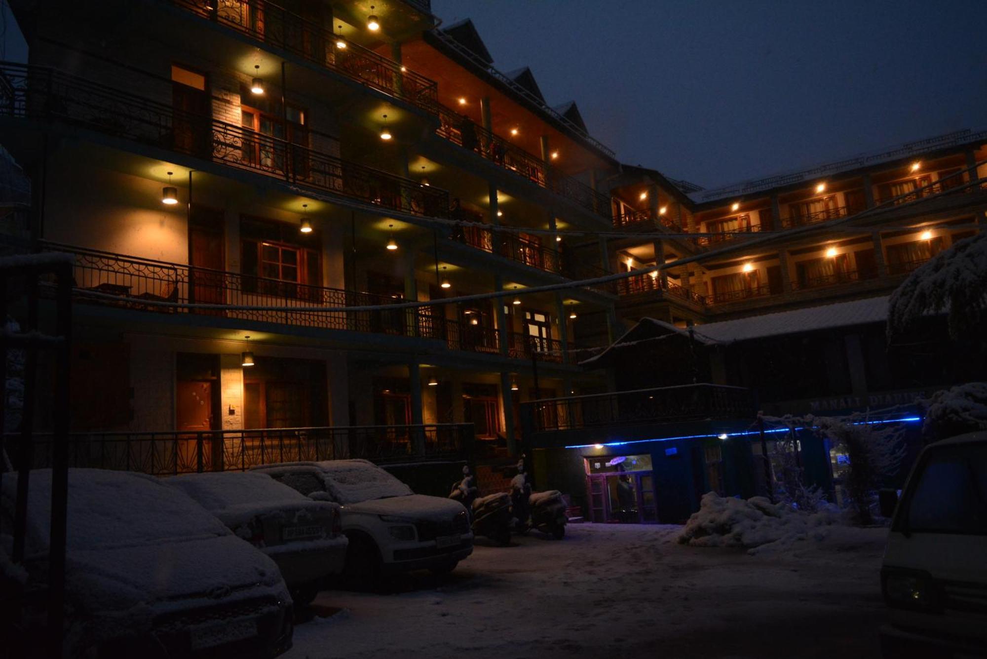 The Neelgiris Hotel Manāli Eksteriør billede