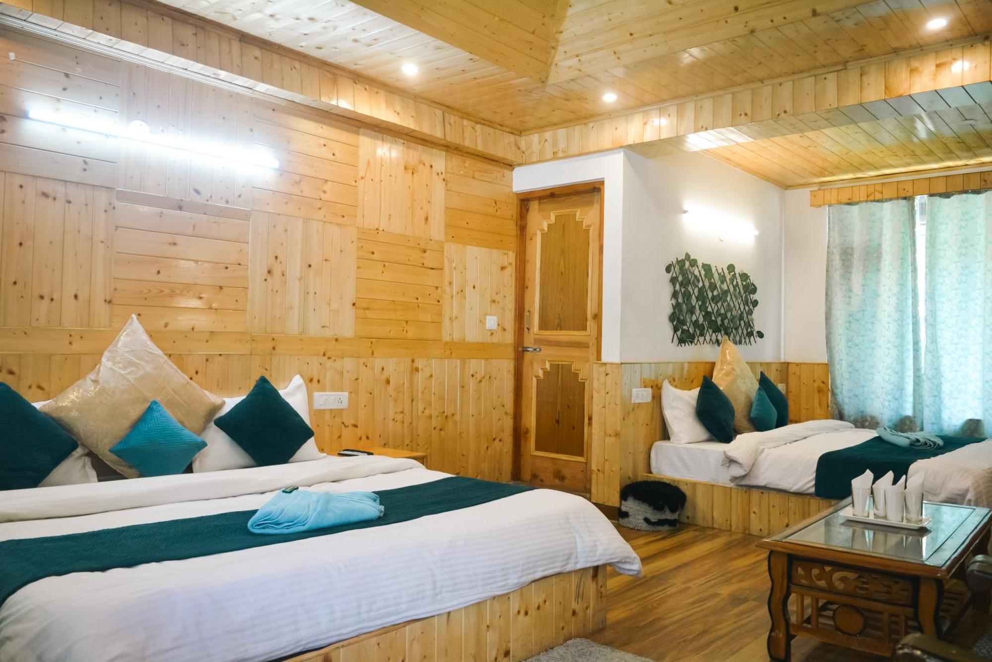 The Neelgiris Hotel Manāli Eksteriør billede