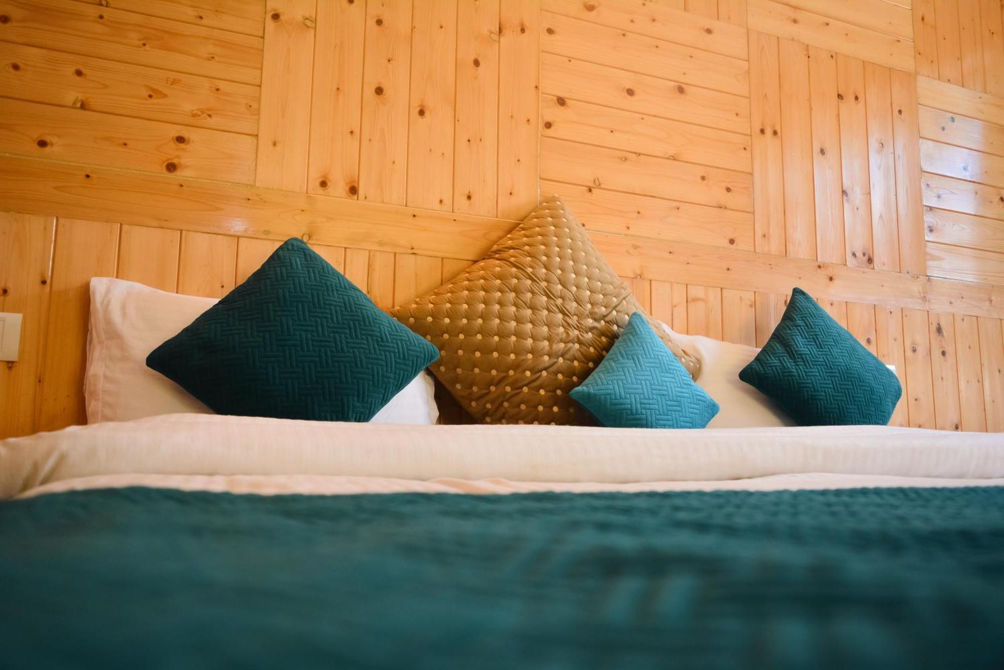 The Neelgiris Hotel Manāli Eksteriør billede