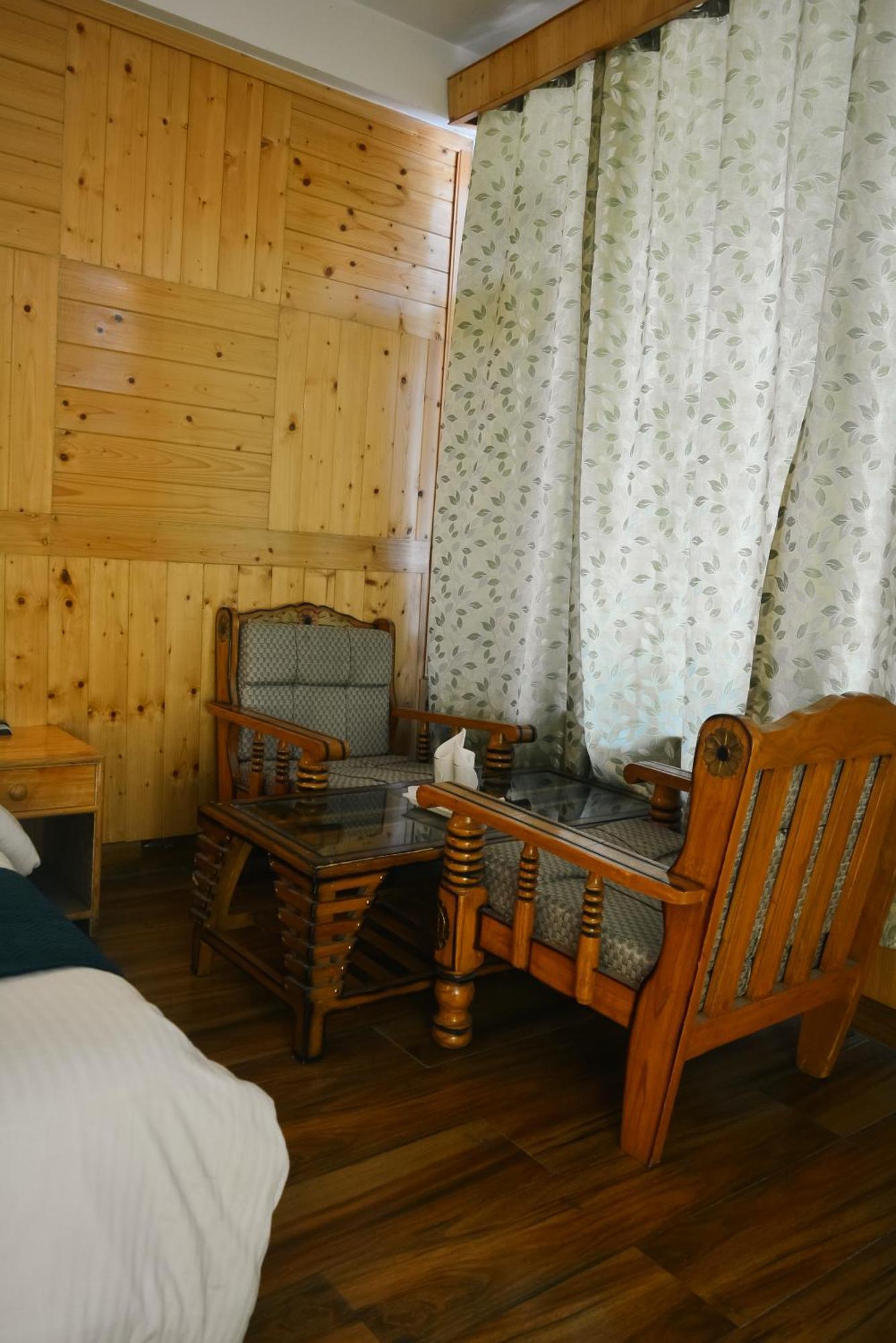 The Neelgiris Hotel Manāli Eksteriør billede