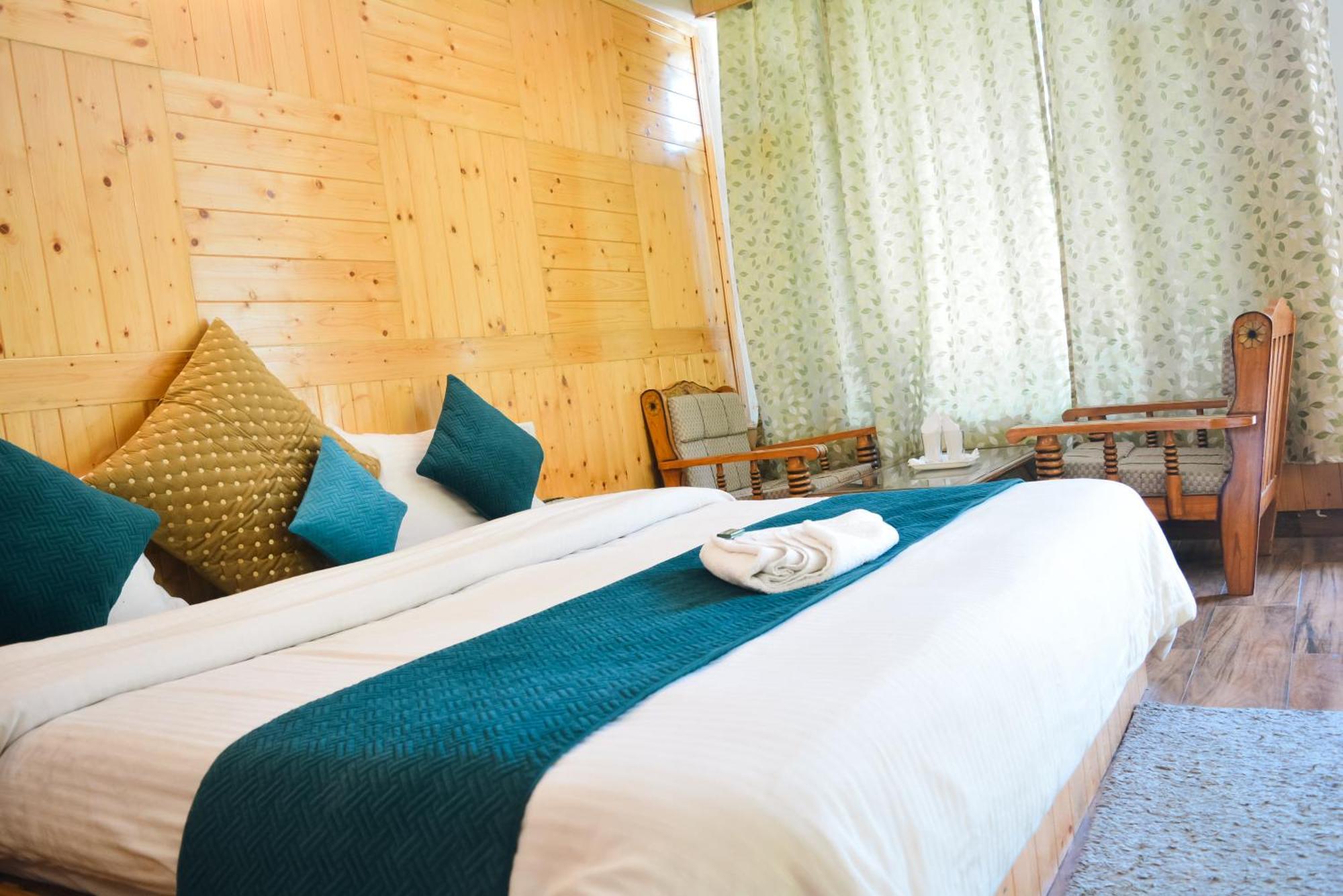 The Neelgiris Hotel Manāli Eksteriør billede