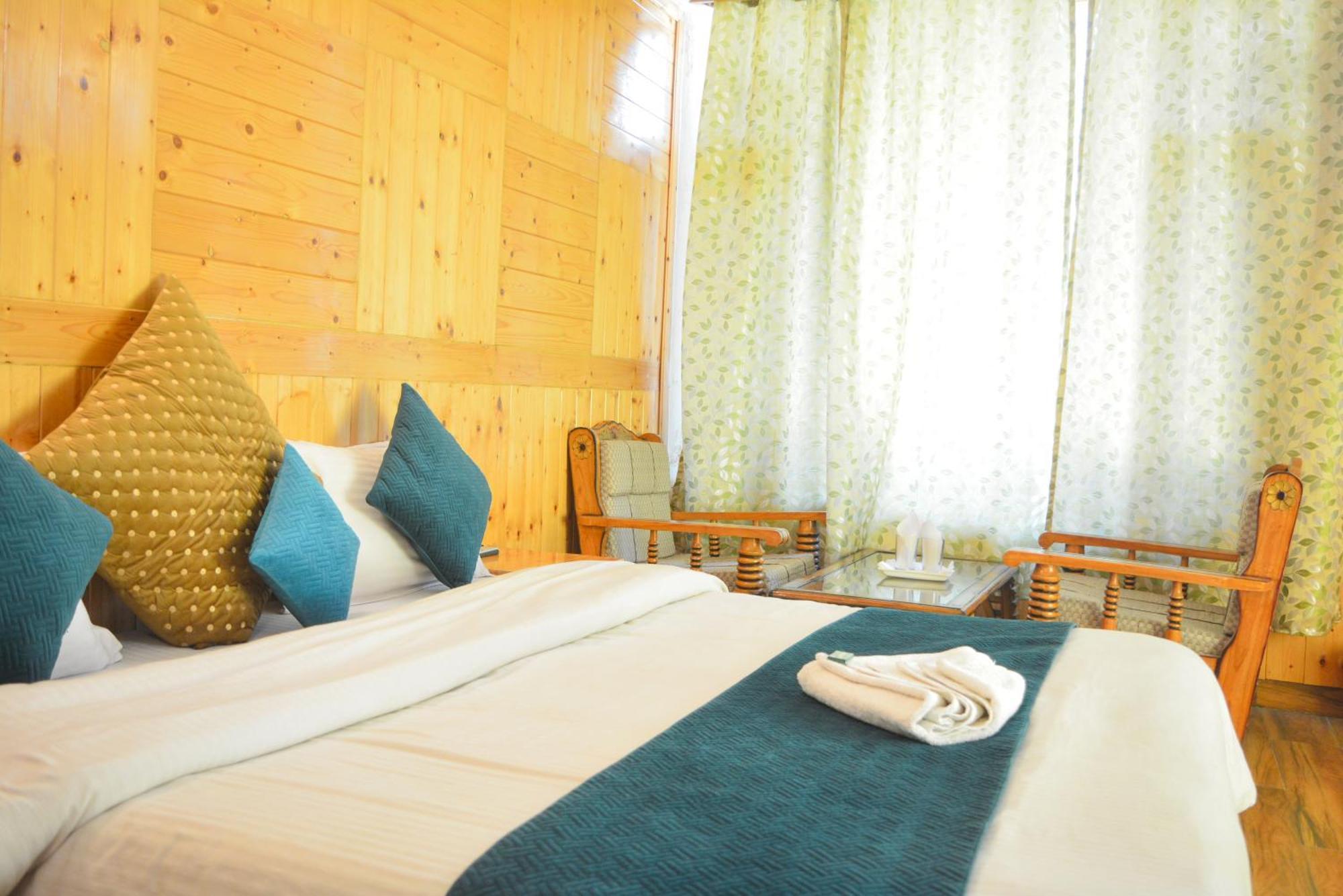 The Neelgiris Hotel Manāli Eksteriør billede