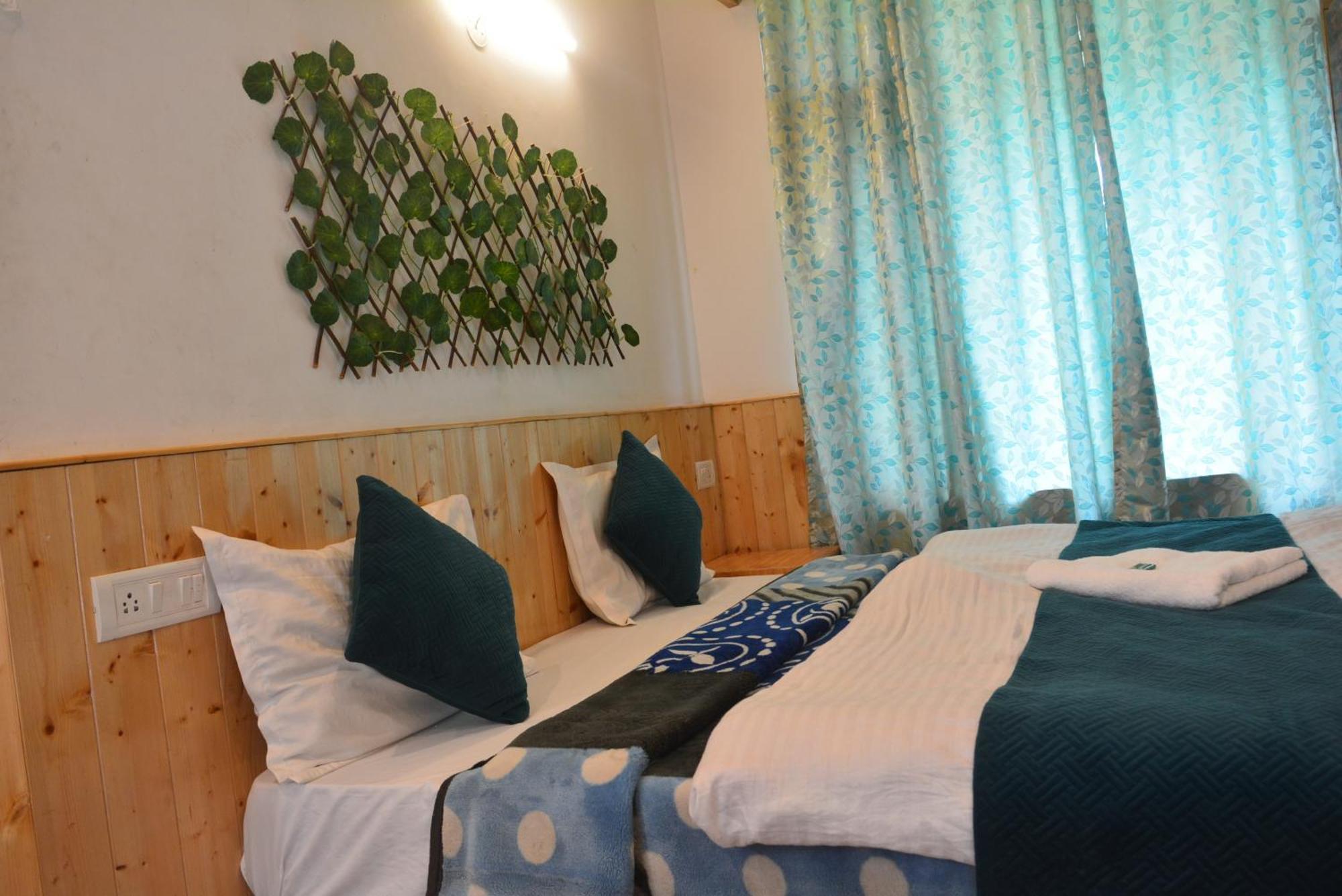 The Neelgiris Hotel Manāli Eksteriør billede