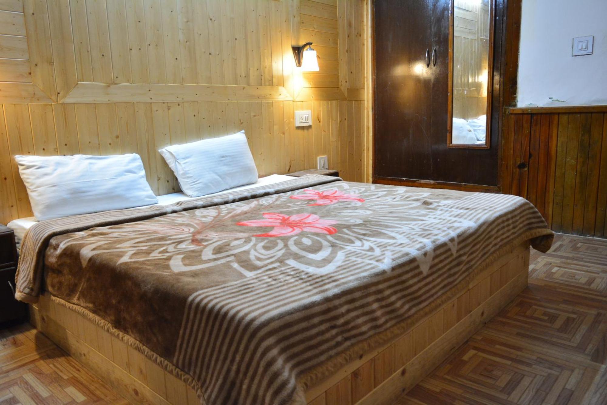 The Neelgiris Hotel Manāli Eksteriør billede