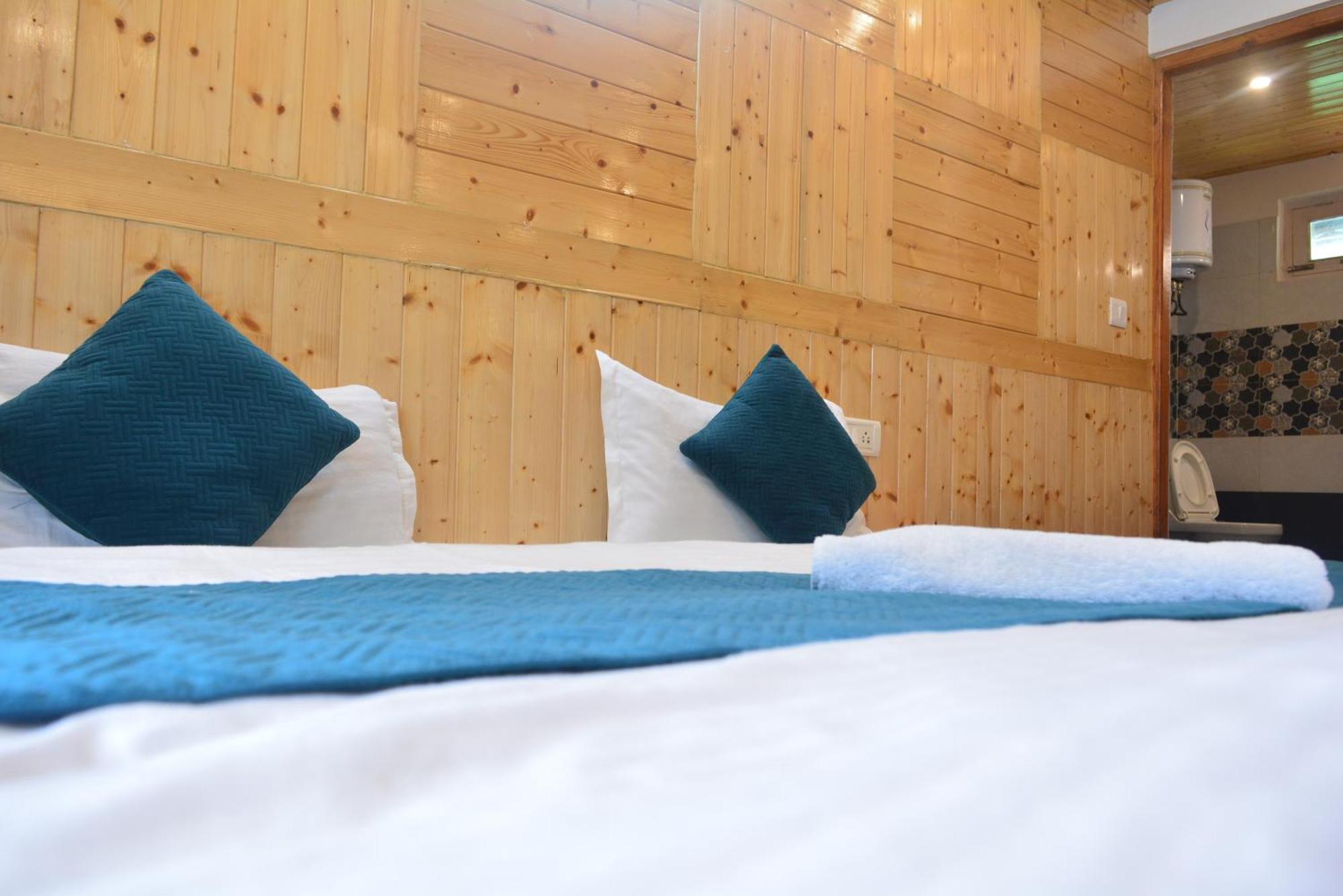 The Neelgiris Hotel Manāli Eksteriør billede